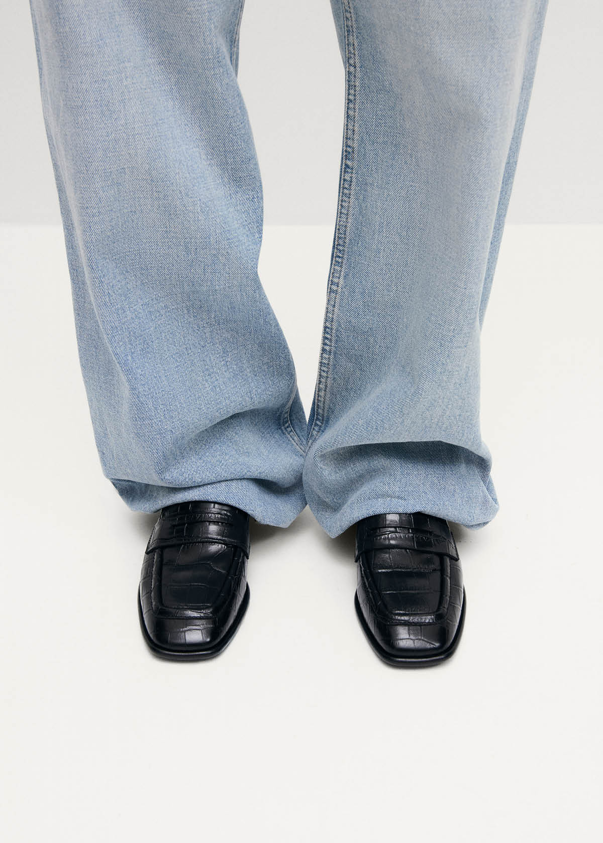 Zaha Alli Black Leather Loafers - Image 2